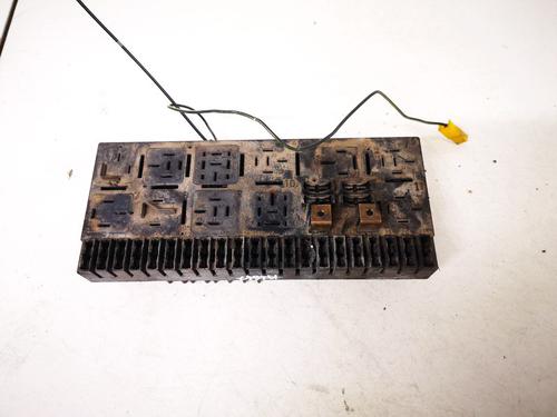 Used Fuse box Fuse box AUDI 80 B2 Saloon (811, 813, 814, 819, 853) 1.6 (75 hp) 33089855 33089855