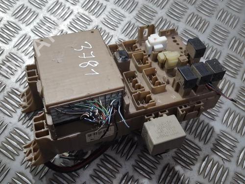 Used Fuse box Fuse box TOYOTA COROLLA Verso (_E12_) 2.0 D-4D (CDE120_, CDE120R) (90 hp) 33498756 33498756