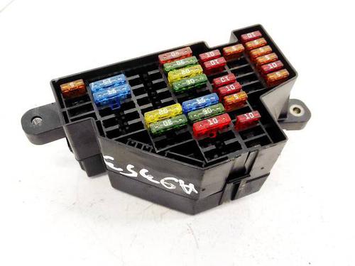 Used Fuse box Fuse box AUDI A3 (8P1) 2.0 TDI (140 hp) 32952233 32952233