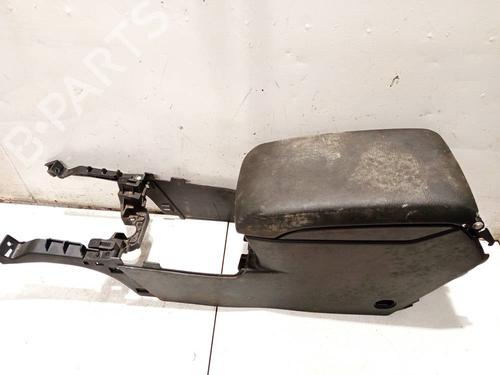 Used Armrest / Center console Armrest / Center console SUBARU OUTBACK (BR) 2.0 D AWD (BRD) (150 hp) 34875370 34875370