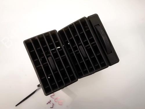 Luftventilen Luftventilen AUDI 80 B3 Saloon (893, 894, 8A2) 1.8 S (90 hp) 32883978 32883978