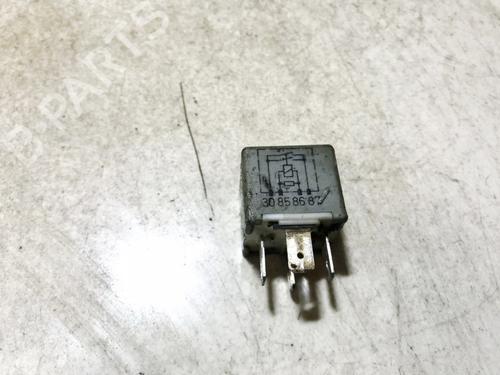 Used Electronic sensor Electronic sensor AUDI 100 C3 Saloon (443, 444) 2.0 D (70 hp) 33099455 33099455
