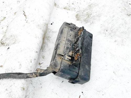 Used Fuse box Fuse box 32948999 32948999