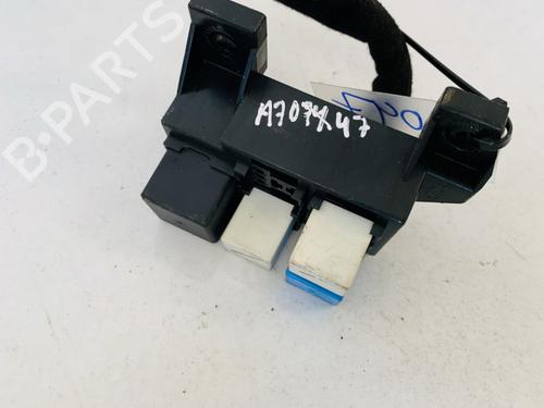 Used Fuse box Fuse box KIA SORENTO I (JC) 2.5 CRDi 4WD (140 hp) 32877136 32877136