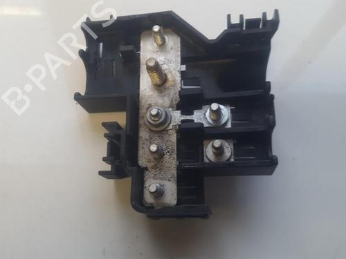 Used Fuse box Fuse box AUDI A6 C6 (4F2) 2.0 TDI (136 hp) 33512453 33512453