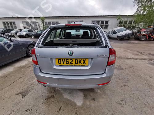 Electronic module SKODA OCTAVIA II (1Z3) 1.6 TDI | BP32564221M83