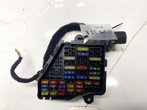 Used Fuse box Fuse box VW PASSAT B5.5 (3B3) 1.9 TDI (130 hp) 32893813 32893813