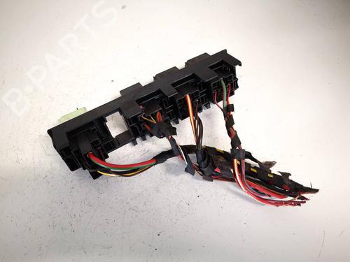Fuse box VW PASSAT B7 (362) 1.6 TDI | BP32547907E1
