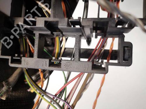 Fuse box VW PASSAT B5.5 (3B3) 1.9 TDI | BP32971261E1 - Image 3