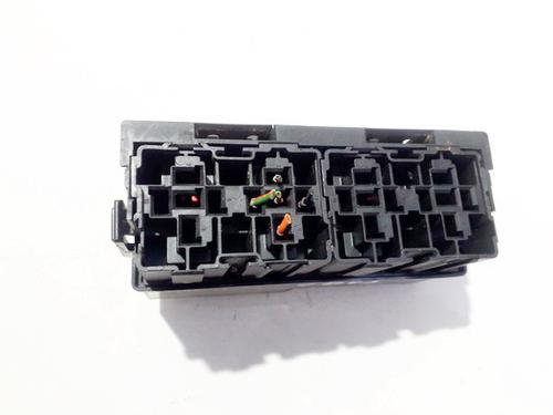 Used Fuse box Fuse box FORD TRANSIT Van (FA_ _) 2.0 DI (FAE_, FAF_, FAG_) (75 hp) 33522238 33522238