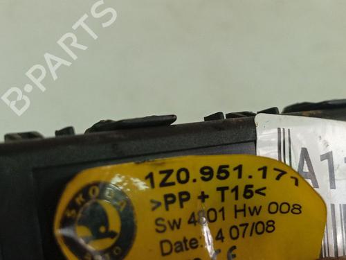 Electronic module SKODA OCTAVIA II (1Z3) 1.9 TDI | BP37456564M83 - Image 4