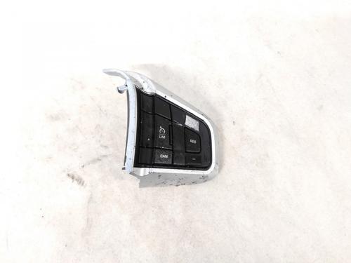 Used Steering wheel controls Steering wheel controls 35562999 35562999