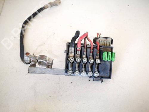 fuse-box-vw-golf-iv-1j1-1997-1998-1999-2000-2001-2002-2003-2004-2005-2006-2007-2008-32950152 main image