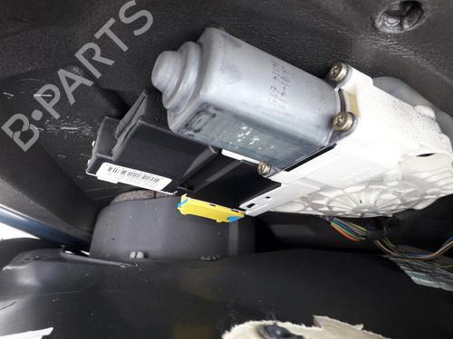 Used Right front window motor Right front window motor 35593898 35593898