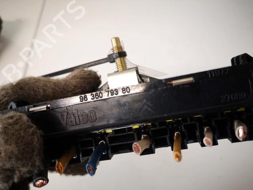 Fuse box CITROËN C5 II (RC_) 2.0 HDi (RCRHRH) | BP32888880E1 - Image 3