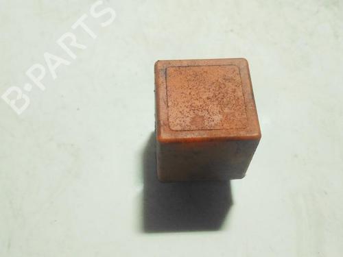 Used Electronic sensor Electronic sensor OPEL OMEGA B (V94) 2.5 DTI (F69, M69, P69) (150 hp) 33519604 33519604