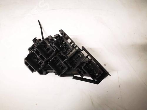 Used Fuse box Fuse box 32970022 32970022