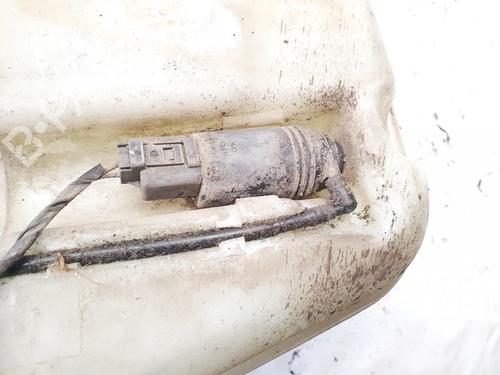 washer-pump-bmw-5-e39-1995-1996-1997-1998-1999-2000-2001-2002-2003-35433878 main image