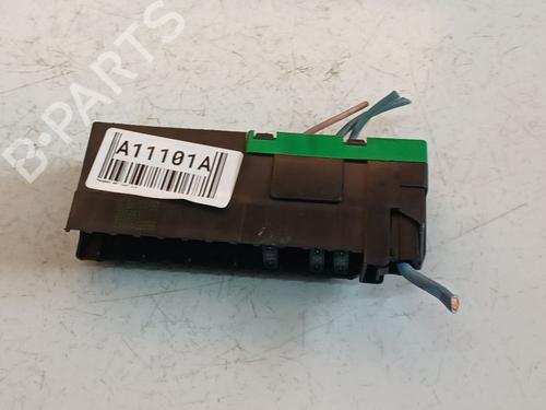 fuse-box-peugeot-407-6d_-2004-2005-2006-2007-2008-2009-2010-2011-32535800 main image