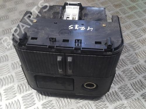 Used Glove box Glove box NISSAN X-TRAIL I (T30) 2.2 dCi 4x4 (136 hp) 35715773 35715773