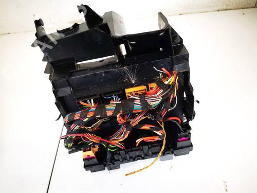 Fuse box VW GOLF V (1K1) 1.6 | BP32568941E1