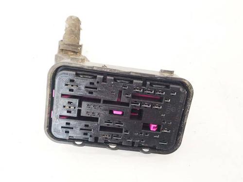 Used Fuse box Fuse box 38790948 38790948