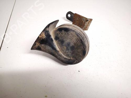 horn-audi-a4-b5-8d2-1994-1995-1996-1997-1998-1999-2000-2001-35163138 main image