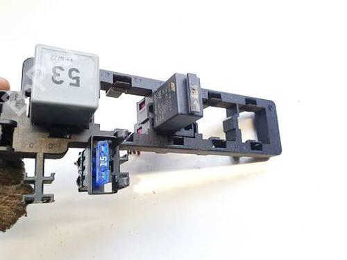 Fuse box VW PASSAT B6 (3C2) 2.0 TDI | BP33488977E1 - Image 2