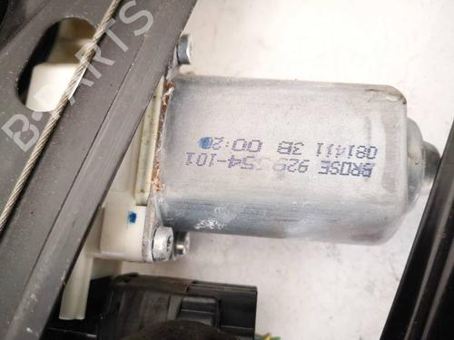 Right front window motor FORD FOCUS III 1.6 TDCi | BP39040716E20 - Image 3