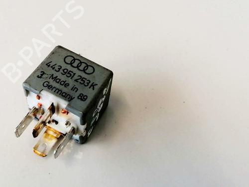 Used Electronic sensor Electronic sensor AUDI 80 B3 Saloon (893, 894, 8A2) 1.8 S (90 hp) 33064542 33064542