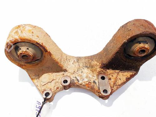 Used Engine mount Engine mount SUZUKI GRAND VITARA II (JT, TE, TD) 1.9 DDiS (JB419WD, JB419XD) (129 hp) 32577399 32577399