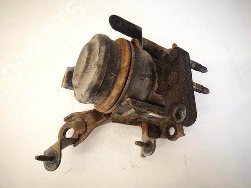 Used Engine mount Engine mount TOYOTA COROLLA Verso (_E12_) 2.0 D-4D (CDE120_, CDE120R) (90 hp) 33489589 33489589