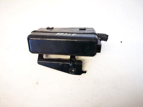 Used Fuse box Fuse box MAZDA MPV II (LW) 2.0 DI (136 hp) 33079820 33079820