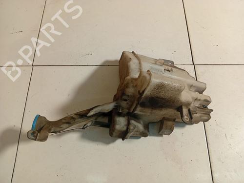 Used Windscreen washer tank Windscreen washer tank SUZUKI GRAND VITARA II (JT, TE, TD) 2.0 All-wheel Drive (TD54V, JB420) (140 hp) 39701474 39701474