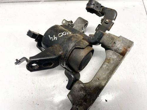 Used Engine mount Engine mount TOYOTA AURIS (_E15_) 2.0 D-4D (ADE150_, ADE150R) (126 hp) 32596825 32596825
