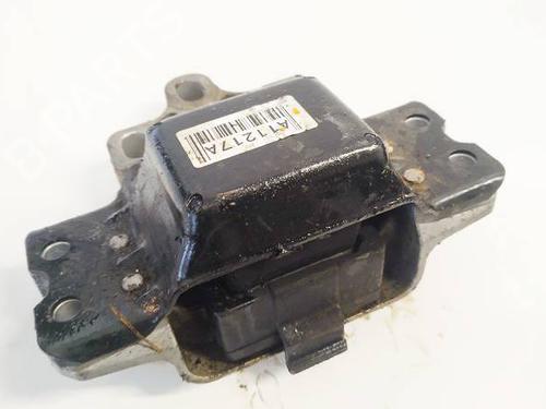 Used Engine mount Engine mount VW PASSAT B6 (3C2) 2.0 TDI (140 hp) 33749670 33749670