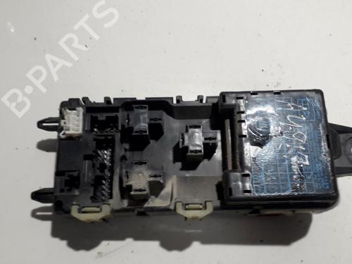 Used Fuse box Fuse box MITSUBISHI SPACE STAR MPV (DG_A) 1.9 DI-D (DG4A) (102 hp) 33515117 33515117