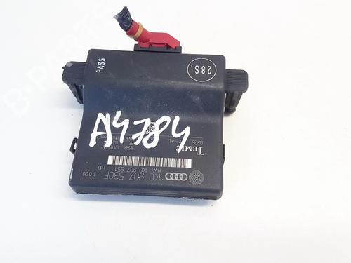 Used Electronic module Electronic module VW JETTA III (1K2) 1.6 FSI (115 hp) 33102611 33102611