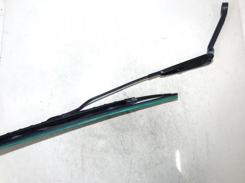 Used Front windshield wiper arm Front windshield wiper arm NISSAN PRIMERA (P11) 2.0 TD (90 hp) 33517323 33517323