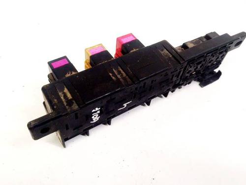 Used Fuse box Fuse box VW GOLF IV (1J1) 1.6 (100 hp) 32623692 32623692