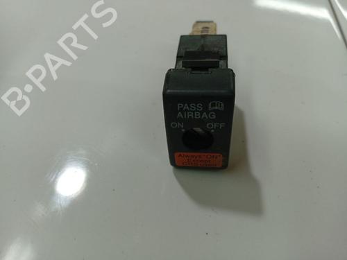 switch-mazda-6-hatchback-gg-2002-2003-2004-2005-2006-2007-2008-32537835 main image