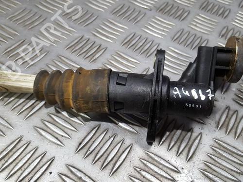 clutch-slave-cylinder-audi-a4-b5-8d2-1994-1995-1996-1997-1998-1999-2000-2001-35692545 main image