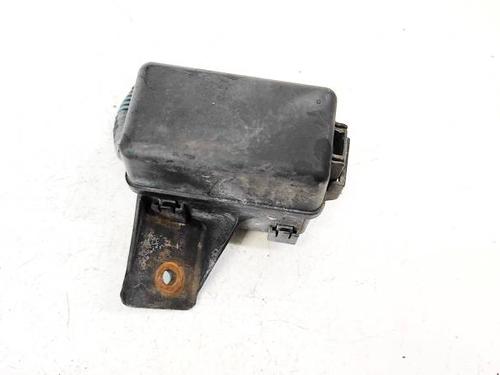 fuse-box-toyota-yaris-_p9_-2005-2006-2007-2008-2009-2010-2011-2012-2013-2014-32948660 main image