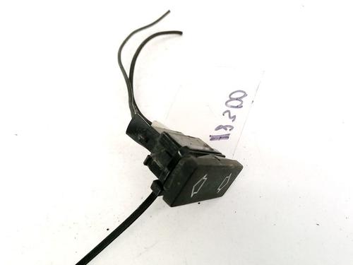 switch-nissan-primera-hatchback-p12-2002-32917417 main image