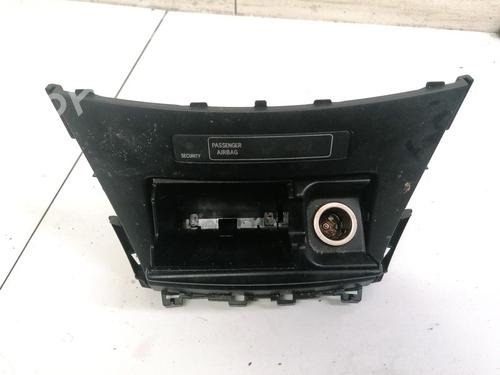 Cinzeiro Cinzeiro TOYOTA AVENSIS Saloon (_T27_) 2.0 D-4D (ADT270_, ADT270R) (126 hp) 35460536 35460536