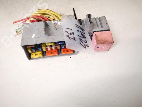 fuse-box-renault-scenic-ii-jm01_-2003-2004-2005-2006-2007-2008-2009-2010-32902119 main image