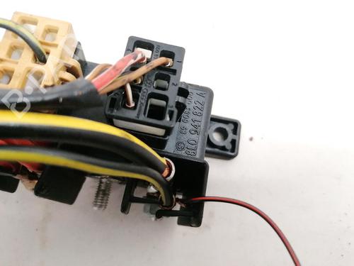 Fuse box AUDI A6 C5 (4B2, 4B4) 2.5 TDI quattro | BP33085132E1 - Image 3
