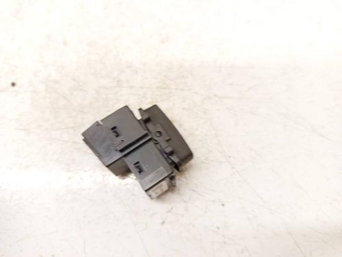 Switch VOLVO V40 Hatchback (525) T2 | BP37653934I30 - Image 3