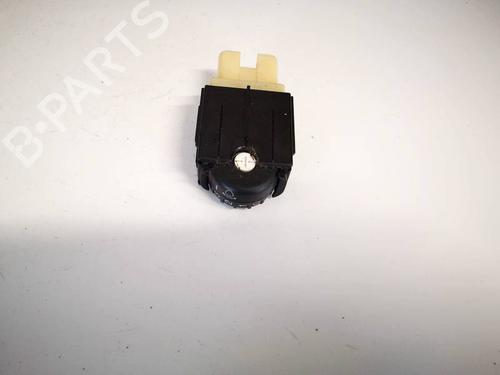 switch-toyota-yaris-_p1_-1999-2000-2001-2002-2003-2004-2005-34925268 main image