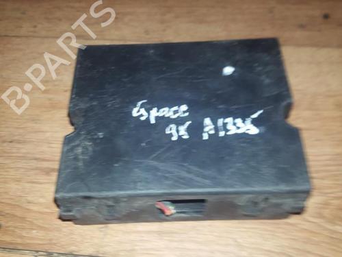 Used Fuse box Fuse box RENAULT ESPACE II (J/S63_) 2.1 TD (J633, J634, J/S635, J/S63D) (88 hp) 33530333 33530333